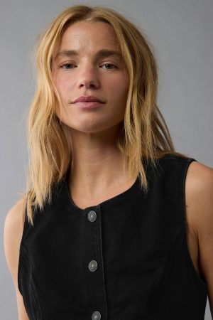 AE Crew Neck Button-Up Vest