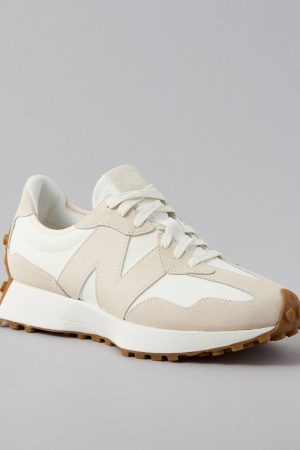 New Balance Women's 327 Sneaker