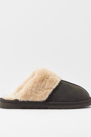 Minnetonka Women's Chesney Scuff Slipper