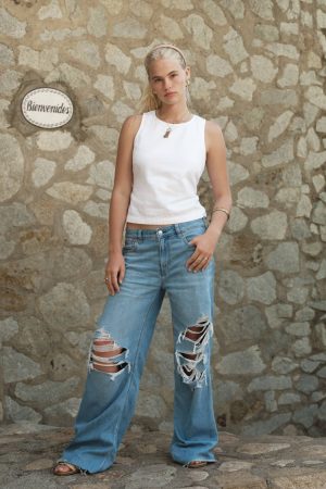 AE Dreamy Drape Stretch Ripped Low-Rise Baggy Wide-Leg Jean