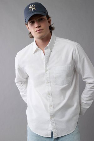 AE Everyday Oxford Button-Up Shirt
