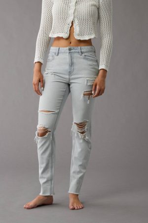 AE Strigid Ripped Mom Jean