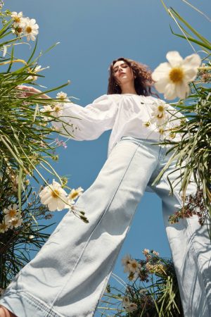 AE Dreamy Drape Stretch Low-Rise Baggy Wide-Leg Jean