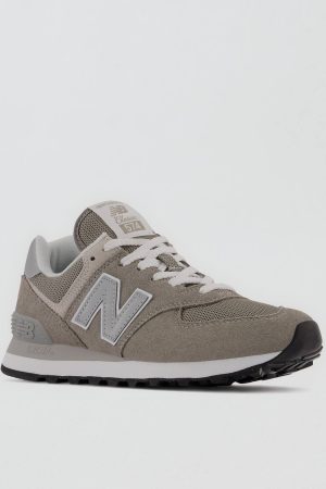 New Balance Women's 574 Sneaker