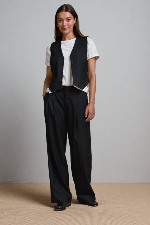 AE77 Premium Pleated Trouser
