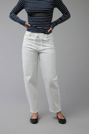 AE Stretch Barrel Jean