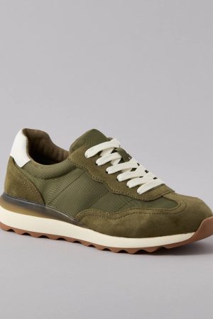 AE Retro Runner Sneaker