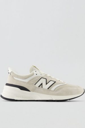 New Balance Men's 997R Sneaker