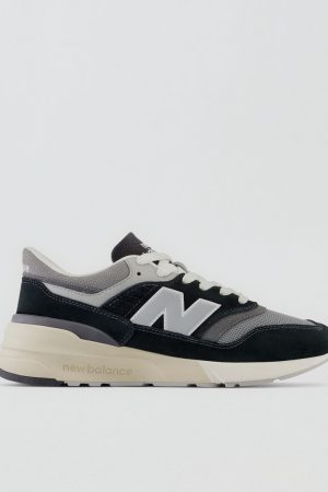 New Balance Men's 997R Sneaker
