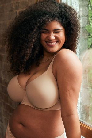 SMOOTHEZ Full Coverage Lightly Lined Bra