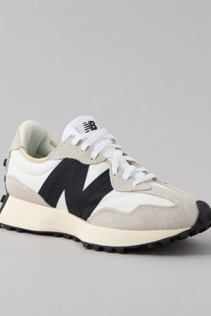 New Balance Women's 327 Sneaker