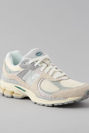 New Balance Women's 2002R Sneaker